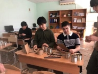 Группа 2ПНГ34п создала 70 заготовок для окопных свечей