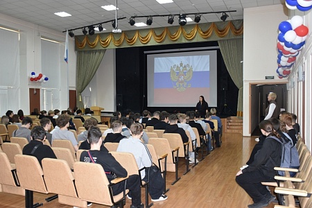 Профилактическая встреча с обучающимися с инспектором ОДН ОП-1 УМВД России по городу Сургуту