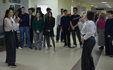 Утро, наполненное песнями и призами: в Институте отметили 95-летие Ханты-Мансийского автономного округа